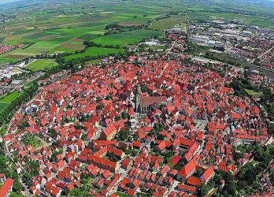 شهر نُردلینگِن؛ شهری که در دلِ دهانهٔ شهاب سنگی ساخته شد شهر نُردلینگِن؛ شهری که در دلِ دهانهٔ شهاب سنگی ساخته شد